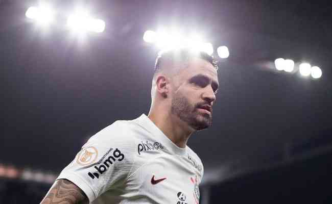 Corinthians vai encarar mineiros com reforço, Renato Augusto e 5 novidades