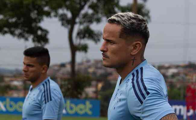 Cruzeiro negocia atacante Edu com rival da Série A do Brasileirão