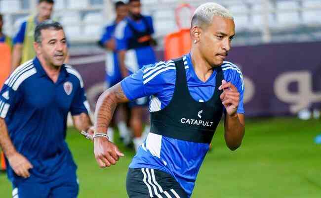 Cruzeiro negocia com Matheus Pereira, meia ex-Premier League