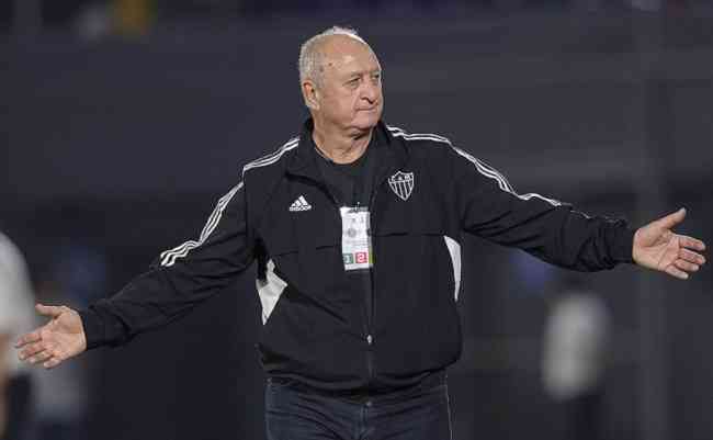 Felipão faz grave acusação após Hulk ser expulso: 'É ordem lá de dentro'