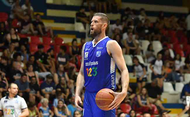 Fora de casa, Minas vence Rio Claro e se aproxima dos líderes do NBB