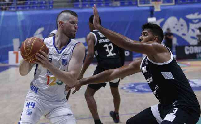 Minas vira sobre o Corinthians no fim e se consolida em quarto do NBB