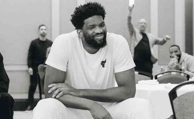 Pivô do Philadelphia Sixers é eleito MVP da NBA