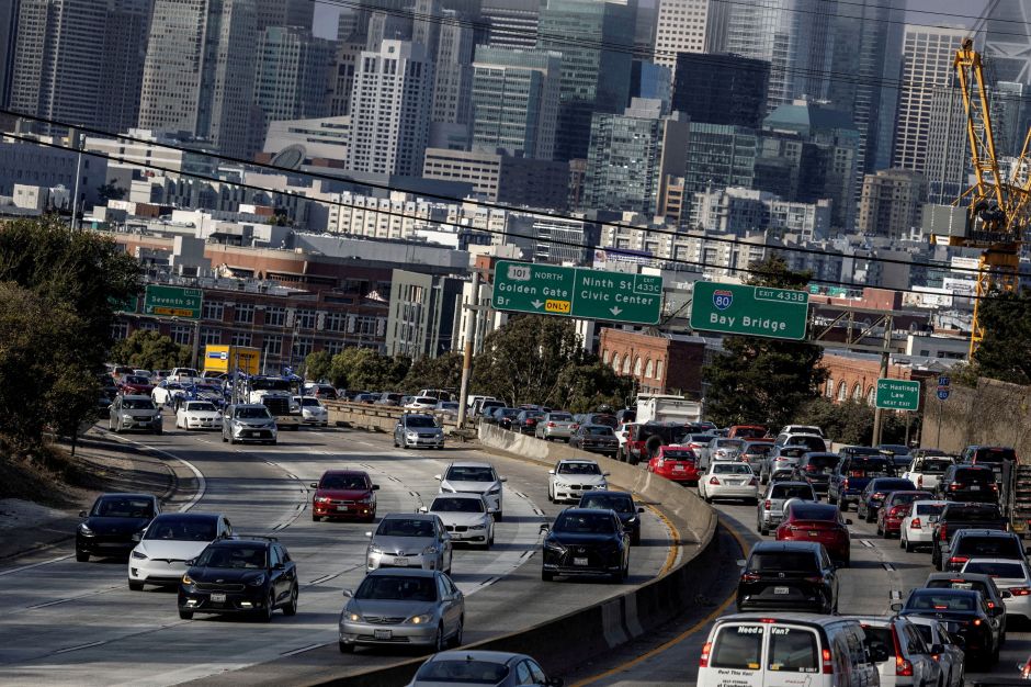 55% dos motoristas brasileiros fazem uso excessivo do acelerador, diz pesquisa