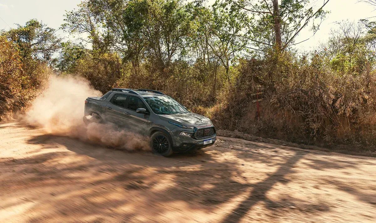 Fiat Toro perde potência na linha 2025, fica mais cara e tem nova versão