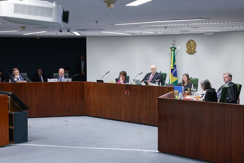 STF determina realização de mutirões para garantir prisão domiciliar de mães de crianças