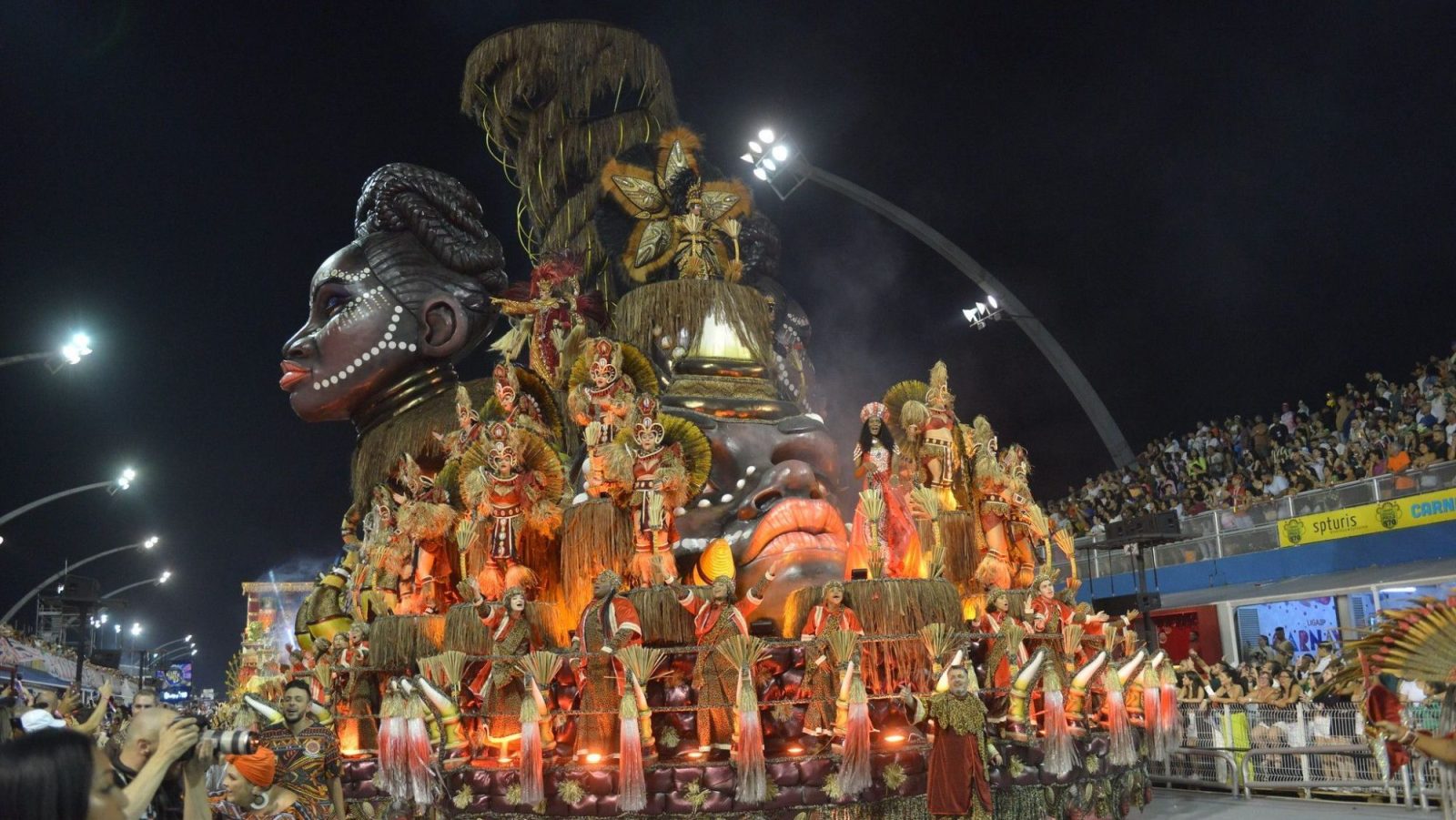 Carnaval 2025: saiba onde assistir aos desfiles das escolas de samba de SP
