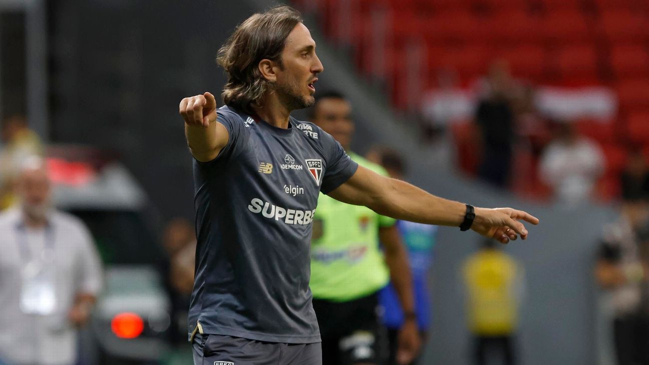 Zubeldía pede calma aos críticos: ‘Não vai dar tudo certo agora’