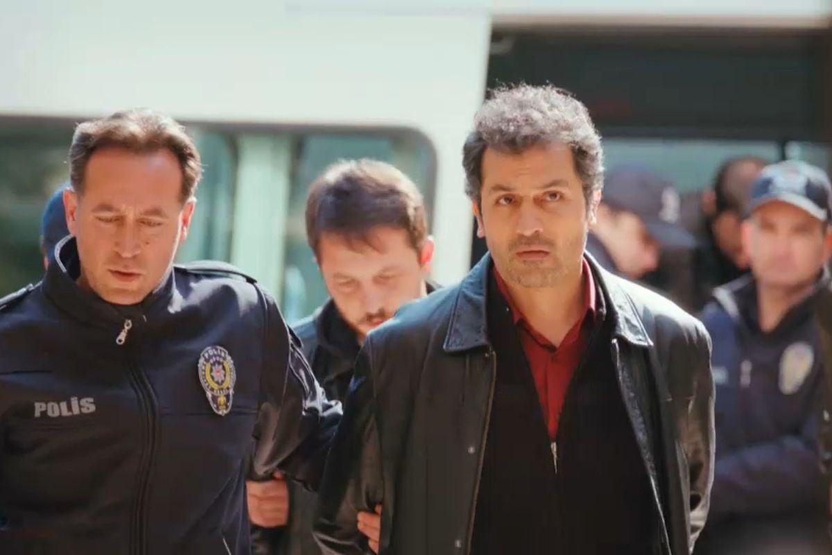 Força de Mulher: Arif é preso após a polícia encontrar arma