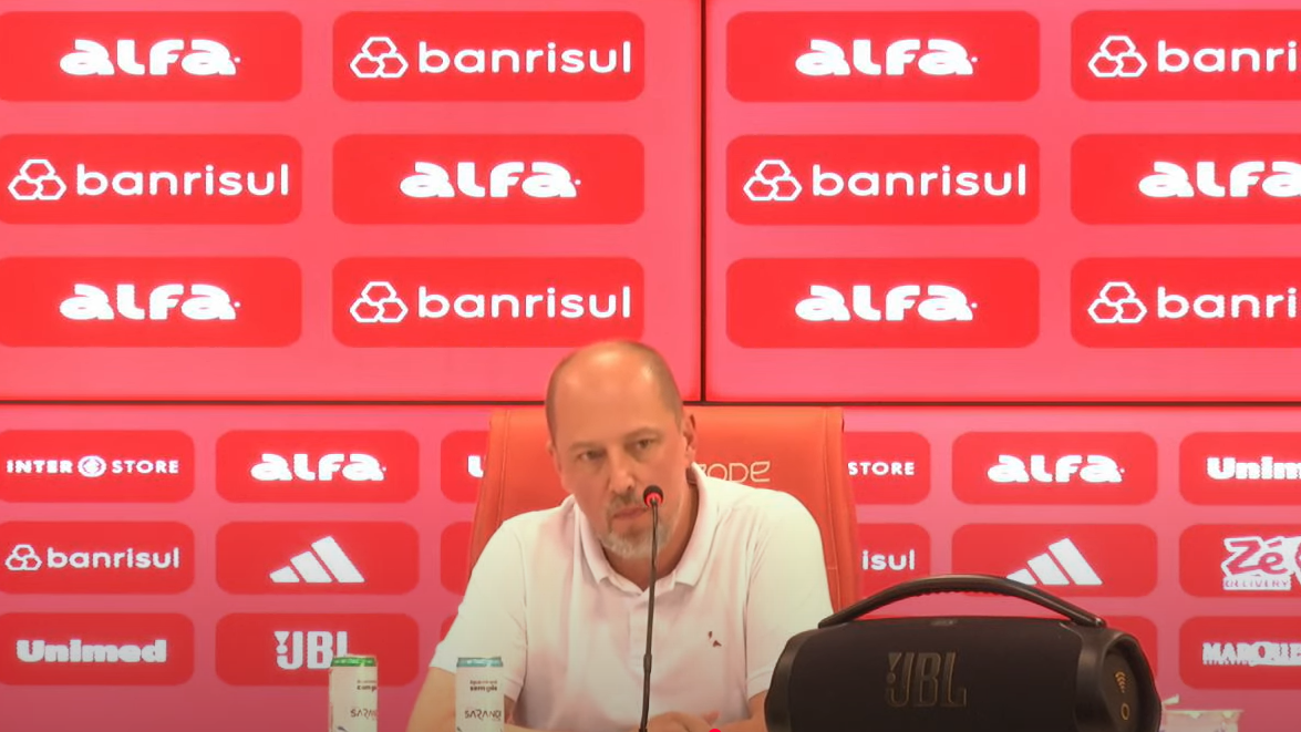Presidente do Inter diz que VAR ‘colocou’ Grêmio na final do Gauchão