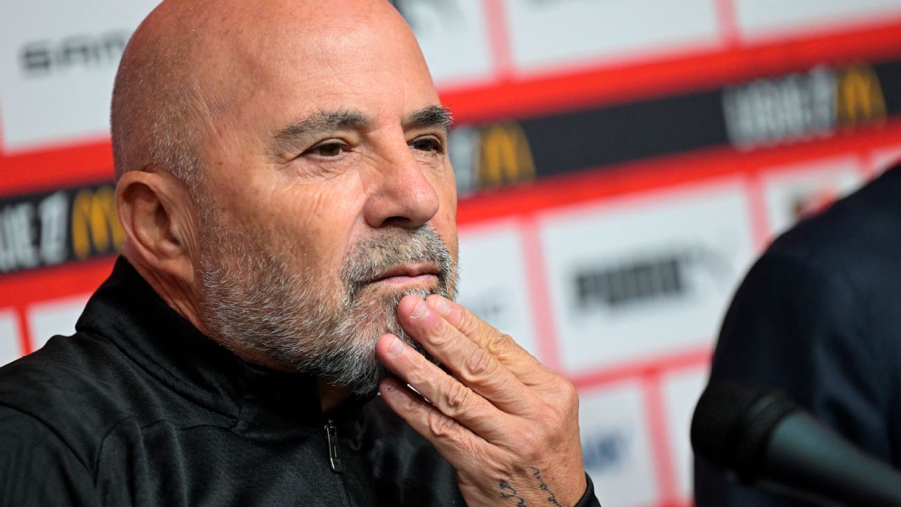 Após Tite e Dorival, Santos se reúne com Sampaoli e negocia volta do argentino