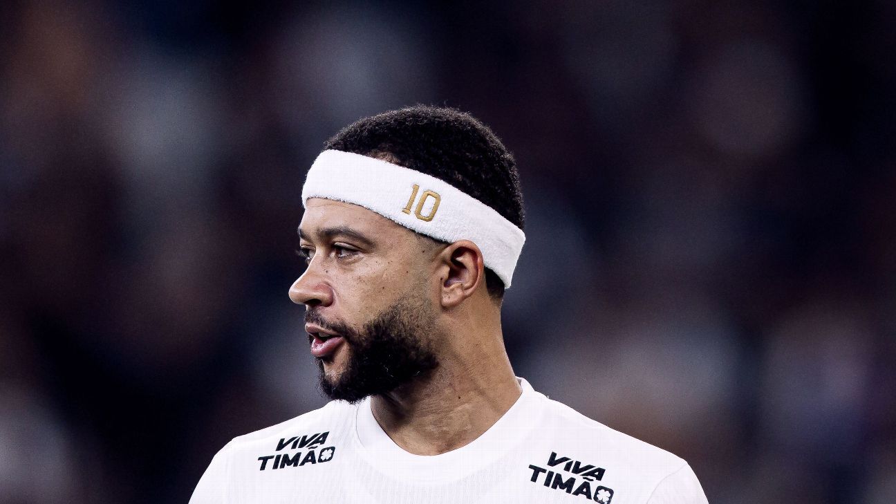 ‘Covardia’: campeão pelo Corinthians detona Memphis por declarações