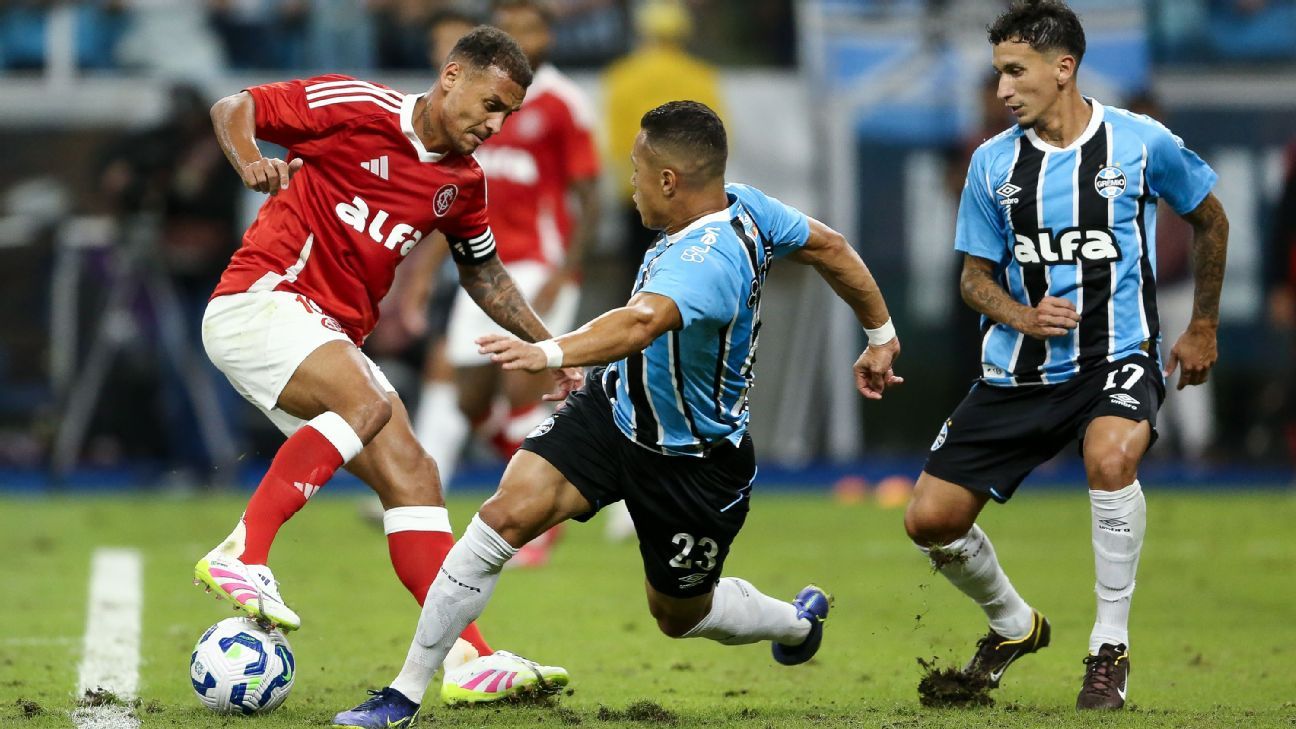 Grêmio e Inter empatam em clássico quente e polêmico no Brasileirão