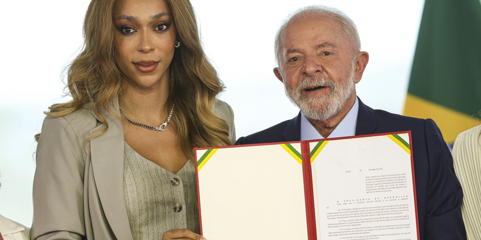 Lula diz que atitude do governo dos EUA com Erika Hilton é abominável