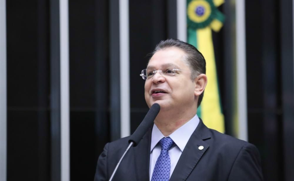 Sóstenes reduz impacto de internação de Bolsonaro à anistia: não é deputado