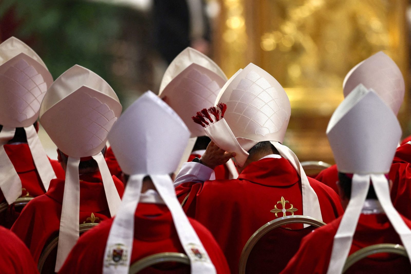 Cardeais se preparam para reclusão total antes do conclave