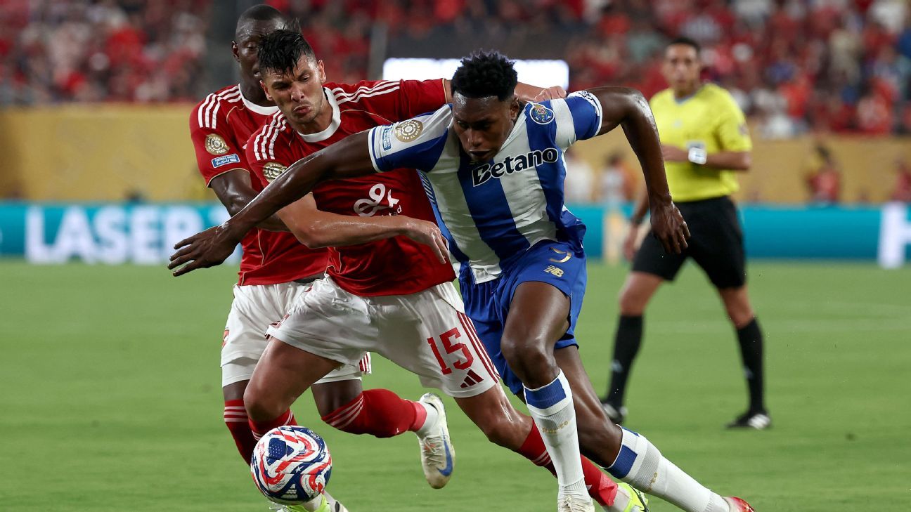 Em jogo ‘insano’, Porto e Al Ahly empatam e são eliminados do Mundial de Clubes