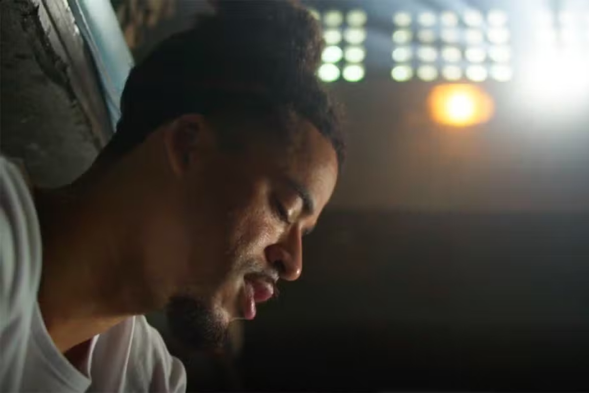 Ryan sai da cadeia e volta ao crime