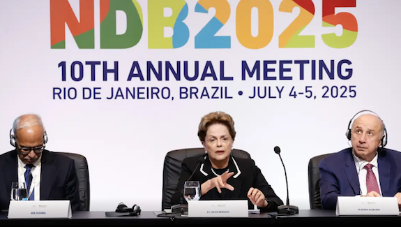 Ninguém quer assumir lugar dos Estados Unidos, diz Dilma Rousseff