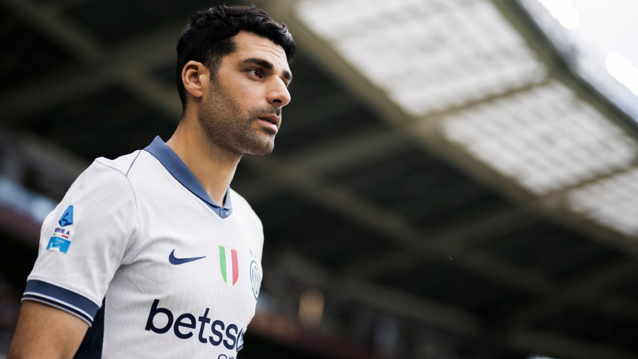 Botafogo negocia a contratação de Taremi, atacante da Inter de Milão; veja detalhes