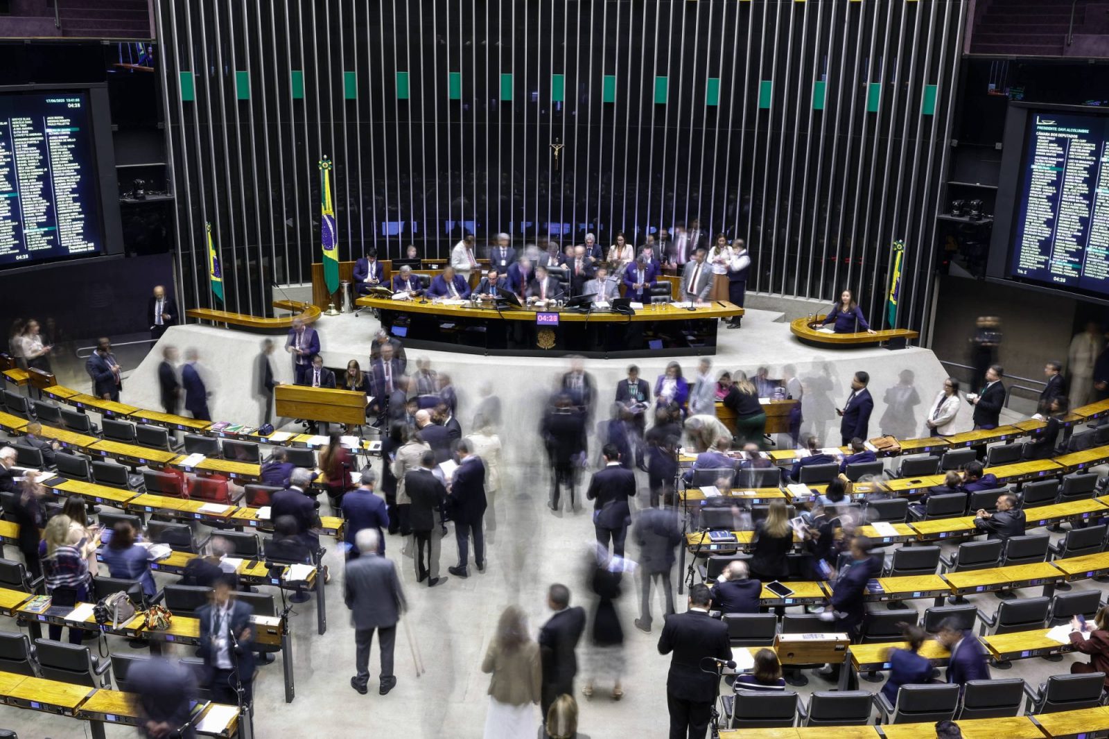 Crise atual: instituições constantes, incentivos variáveis – 06/07/2025 – Marcus Melo