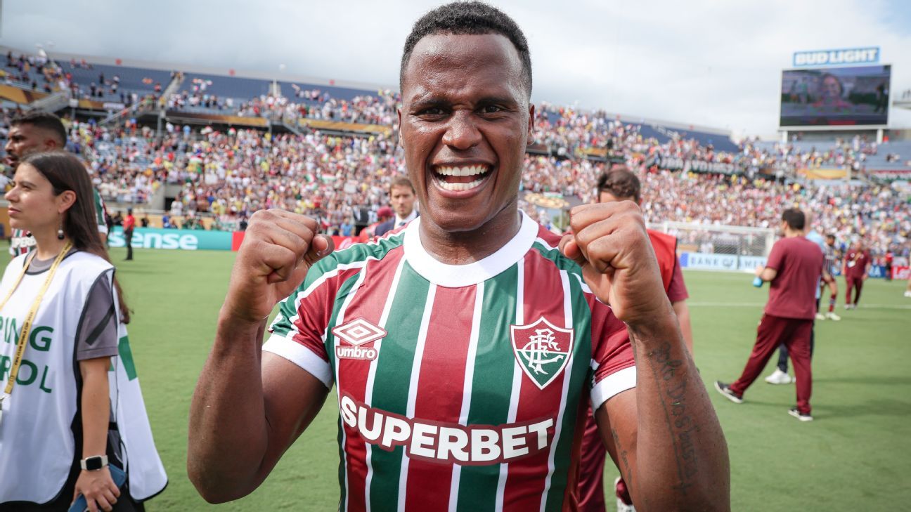 Fluminense aceita oferta por Arias e fica próximo de fechar saída do atacante