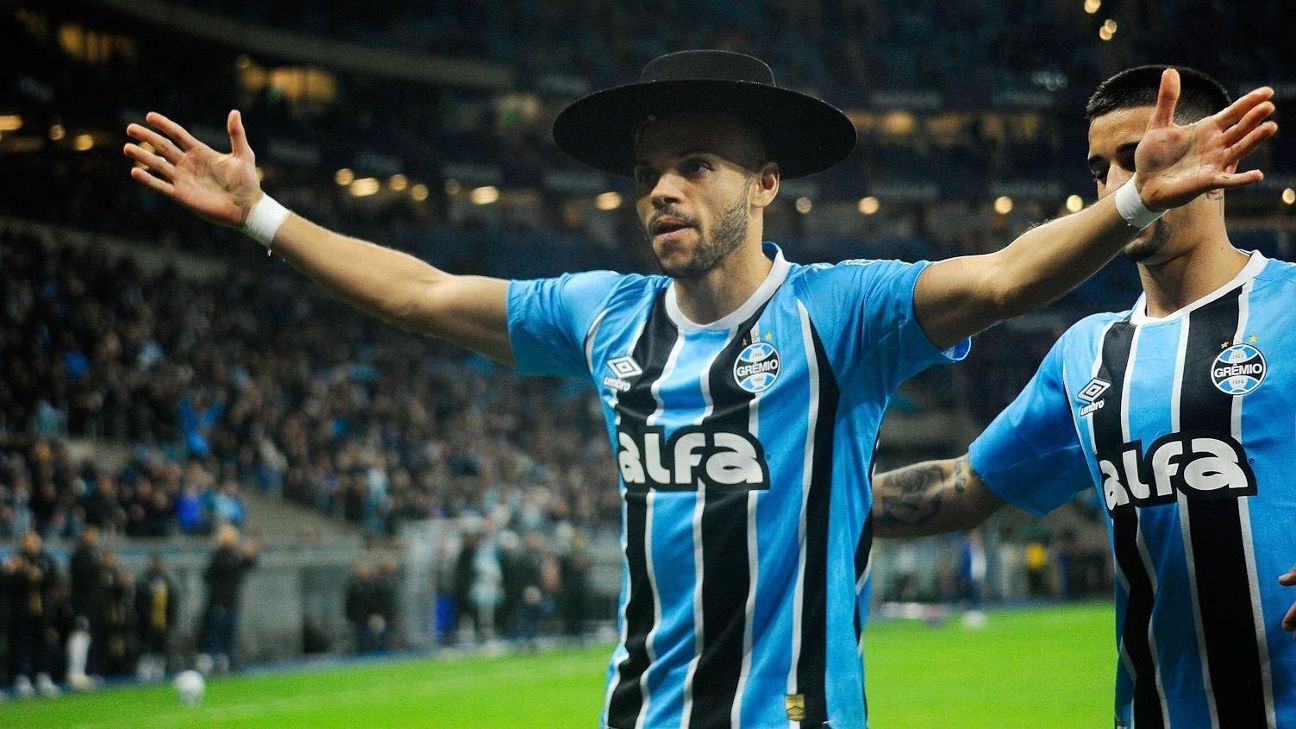 Goleiro faz dois pênaltis em 5 minutos, Grêmio vence Fortaleza e se distancia do Z-4