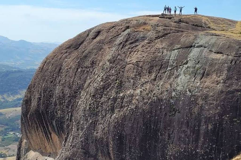 Mulher morre em queda de rapel na Pedra do Elefante, em MG – 06/07/2025 – Cotidiano