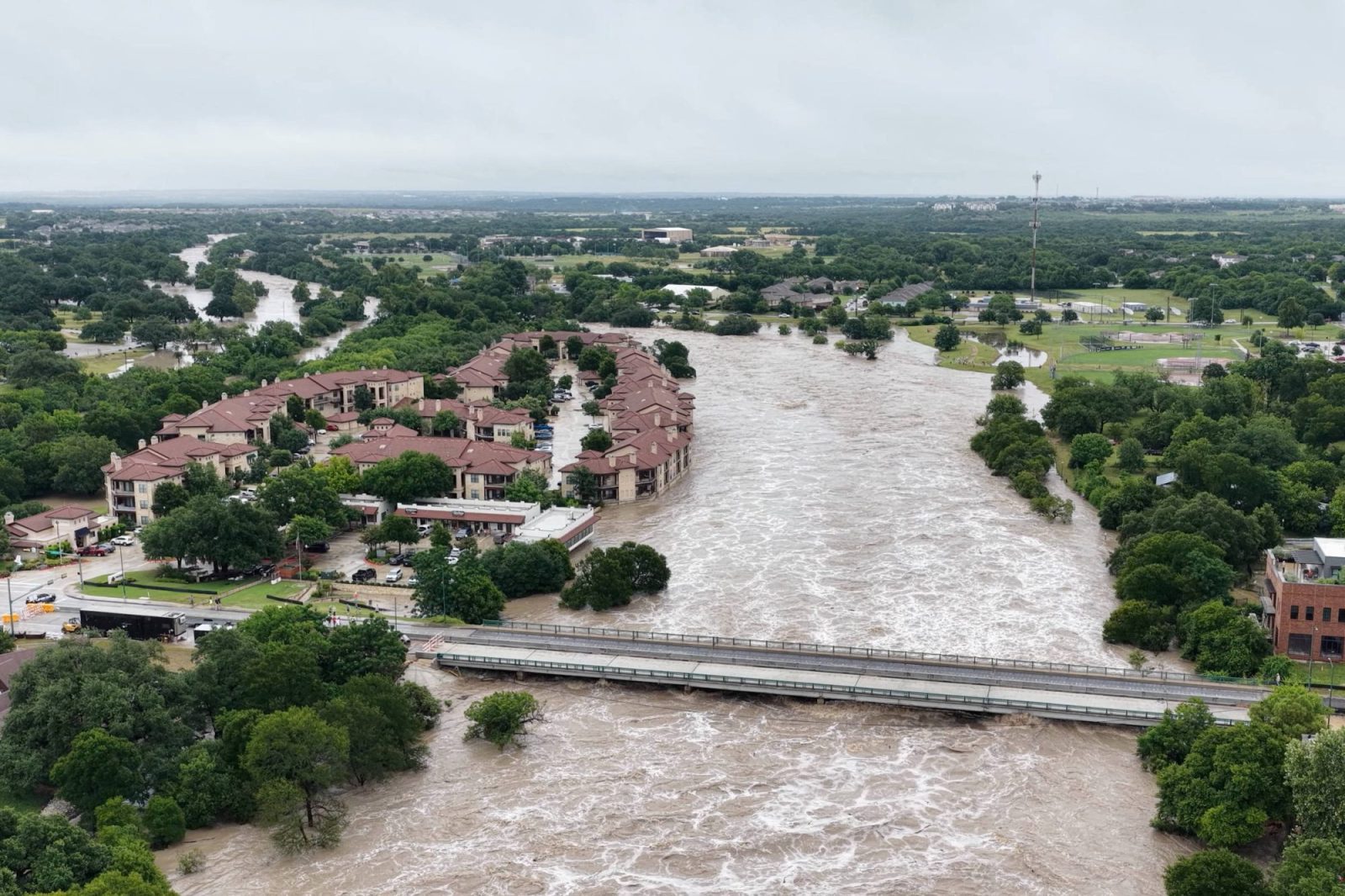 Texas continua busca de desaparecidos após enchentes – 06/07/2025 – Mundo