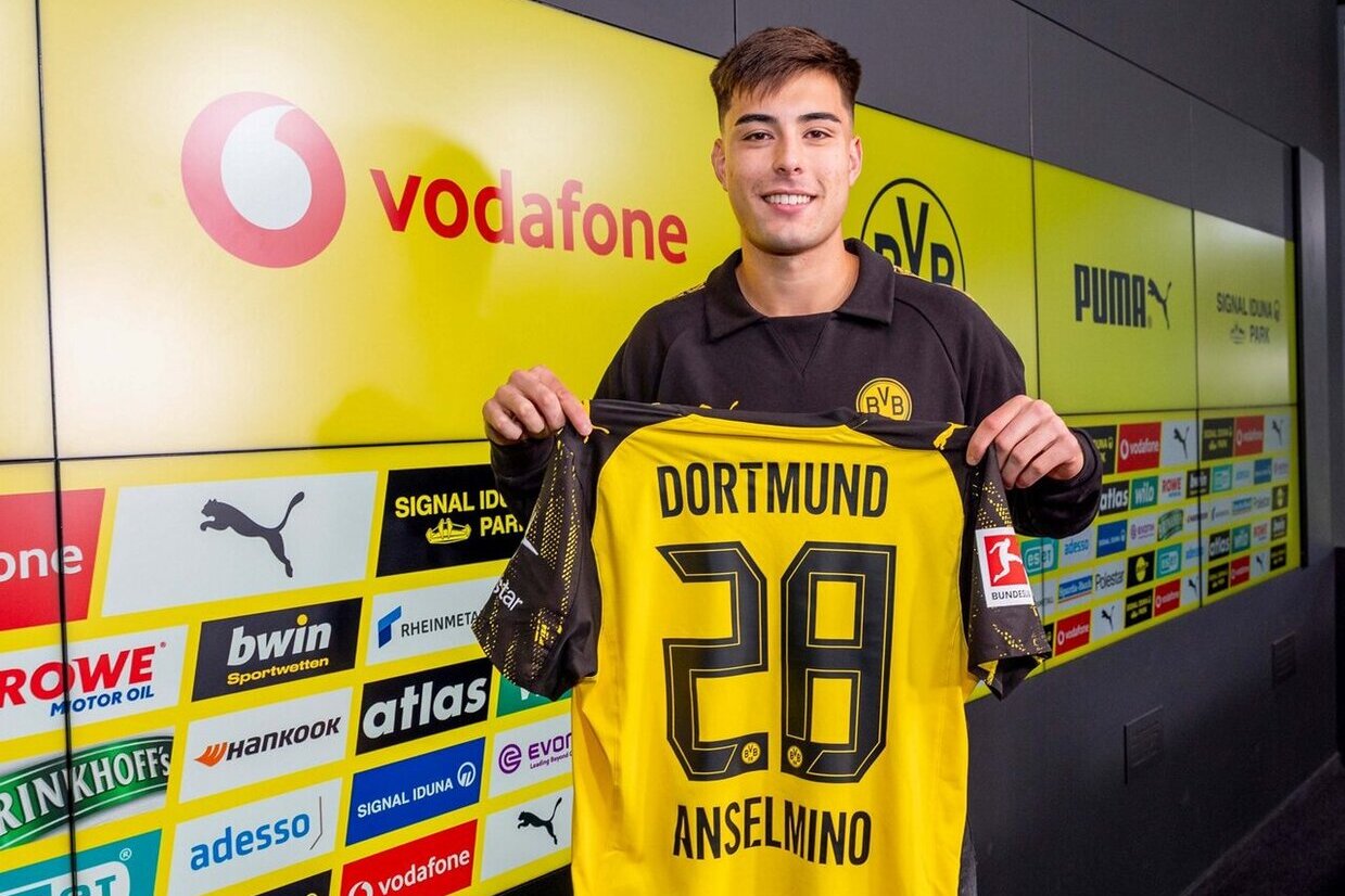 Borussia Dortmund acerta empréstimo de jovem zagueiro do Chelsea