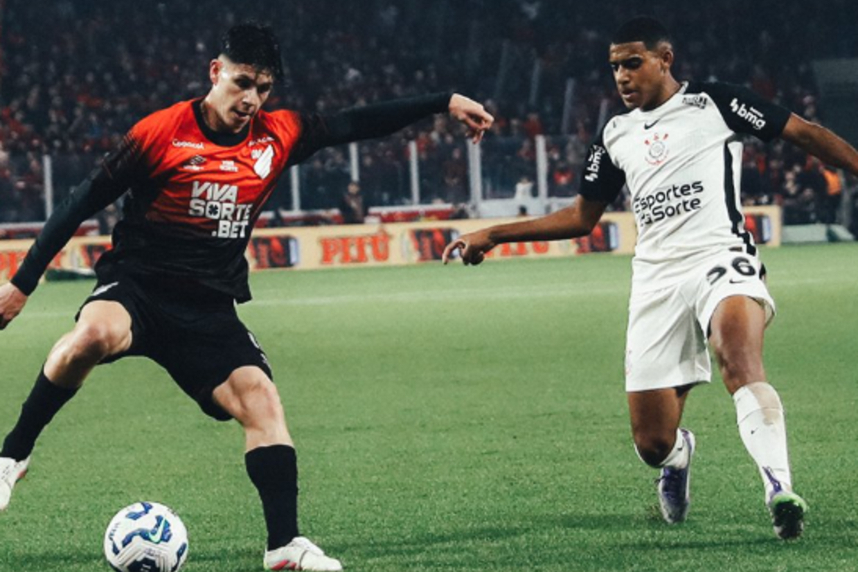 Corinthians bate o Athletico no Paraná e cria boa vantagem nas quartas da Copa do Brasil