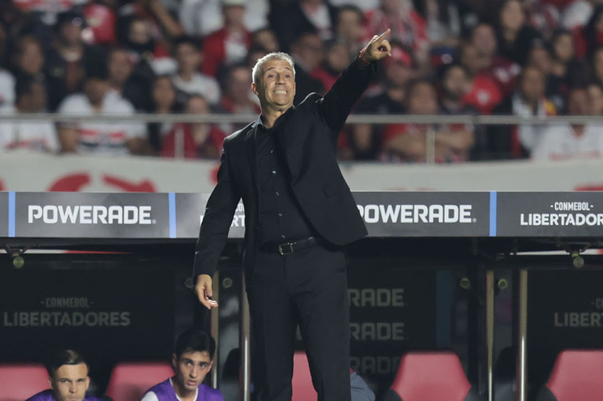 Crespo comemora vaga, mas diz que São Paulo 'pode jogar melhor'