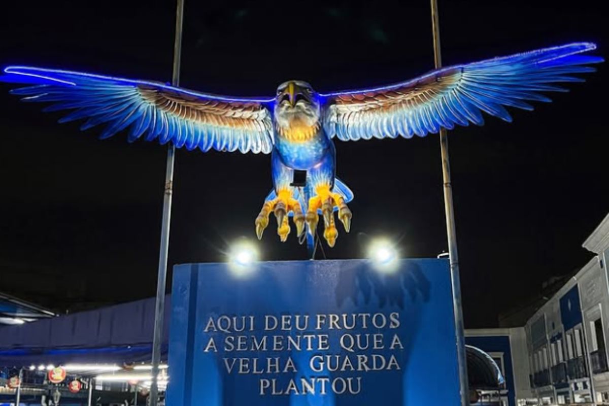Equipe da Portela é roubado a caminho da quadra em Madureira