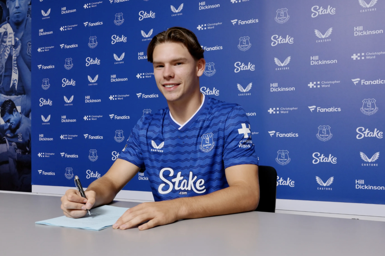 Everton abre os cofres por promessa inglesa