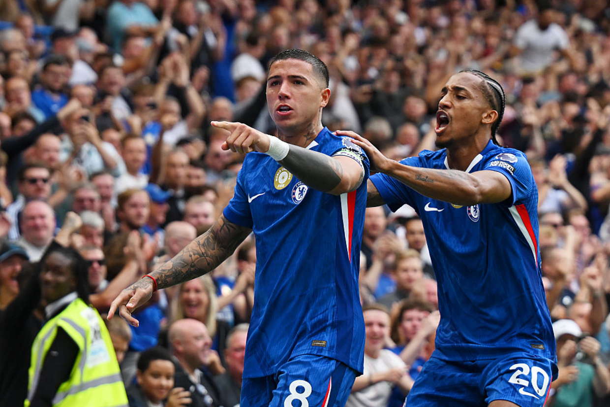 João Pedro marca, Chelsea supera Fulham e vence a segunda na Premier League