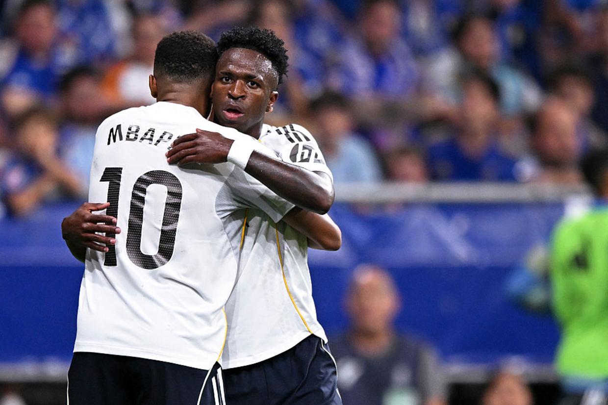 Mbappé e Vini Jr comandam a vitória do Real Madrid contra o Oviedo