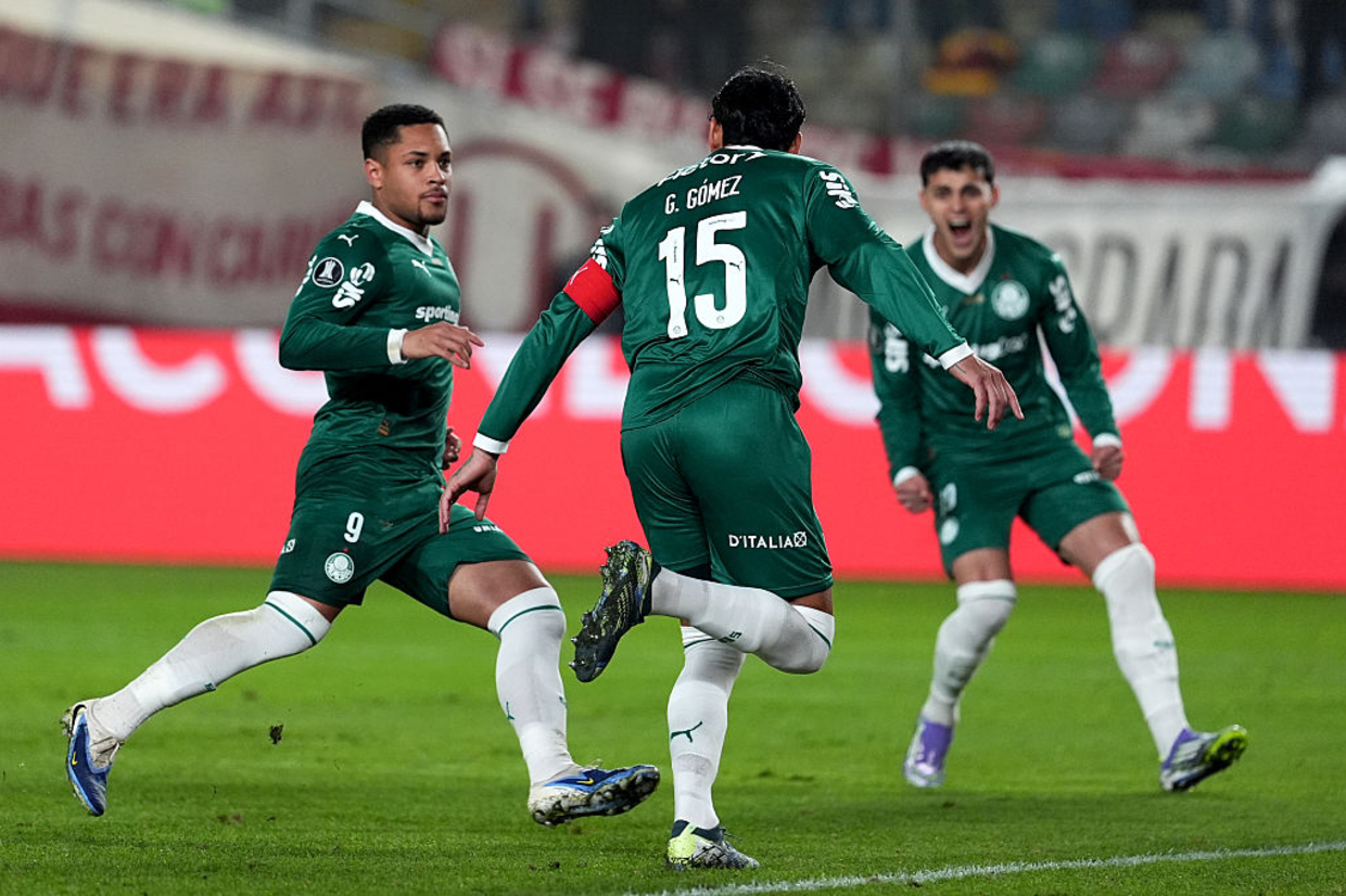 Palmeiras atropela Universitario em Lima e encaminha vaga nas quartas