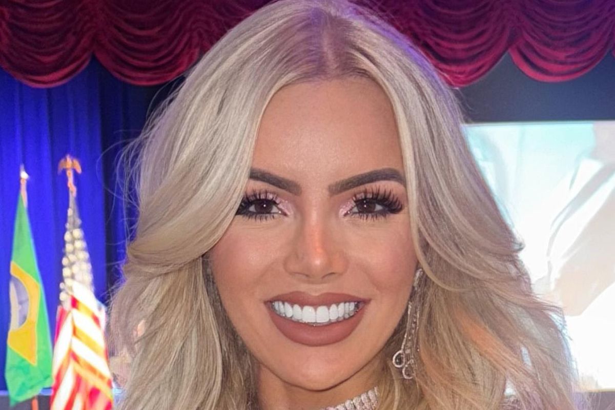 Thalita Zampirolli recebe prêmio em Nova York e usa colar de R$ 1 milhão