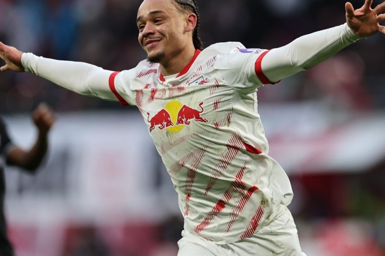 Tottenham avança em conversas com Xavi Simons