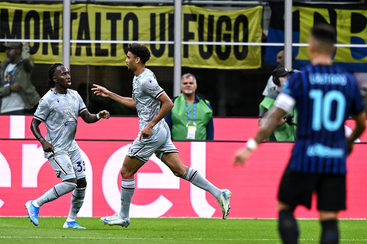 Udinese vira no primeiro tempo e bate a Inter fora de casa