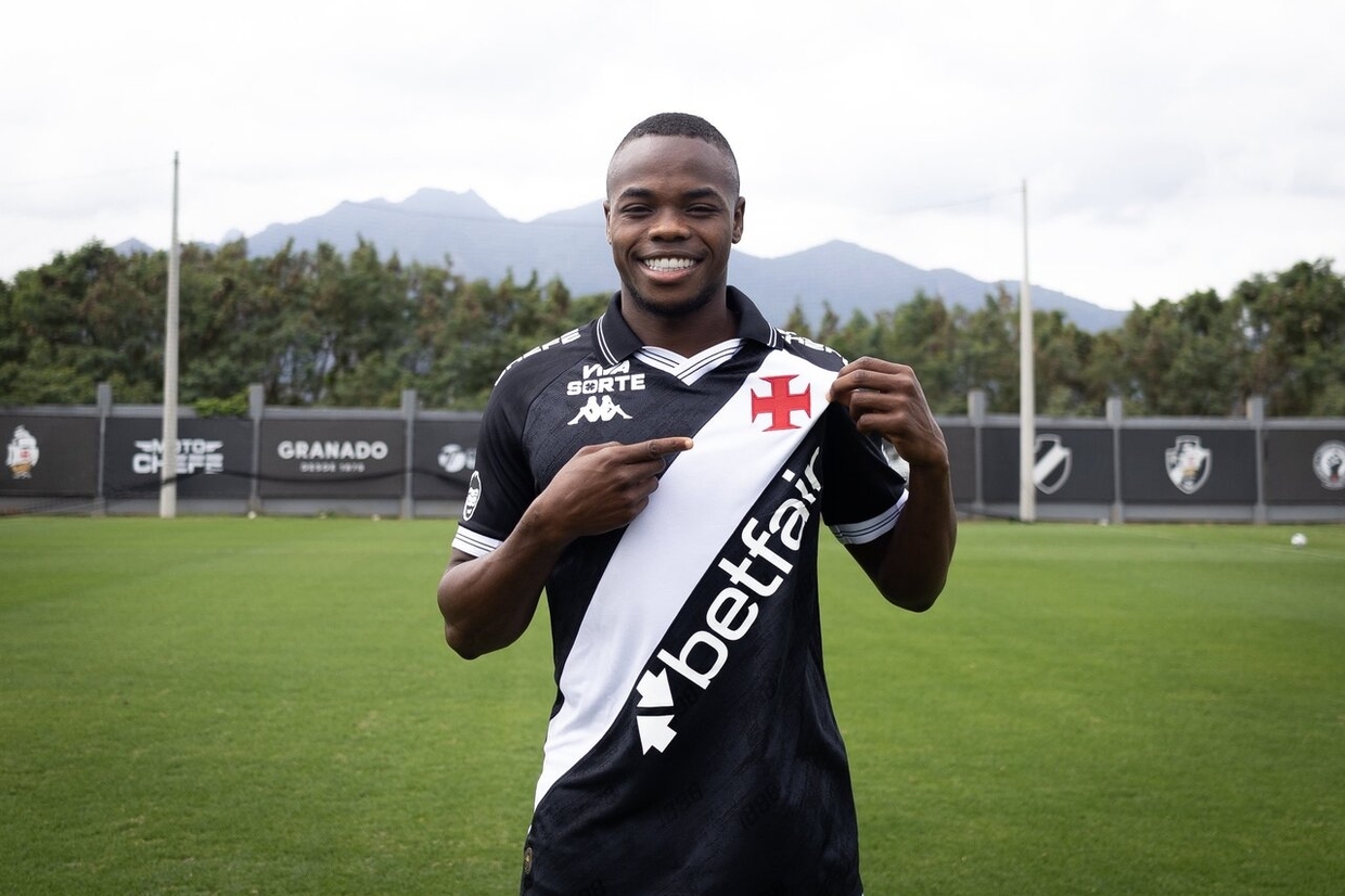 Vasco concretiza a chegada de atacante da seleção colombiana