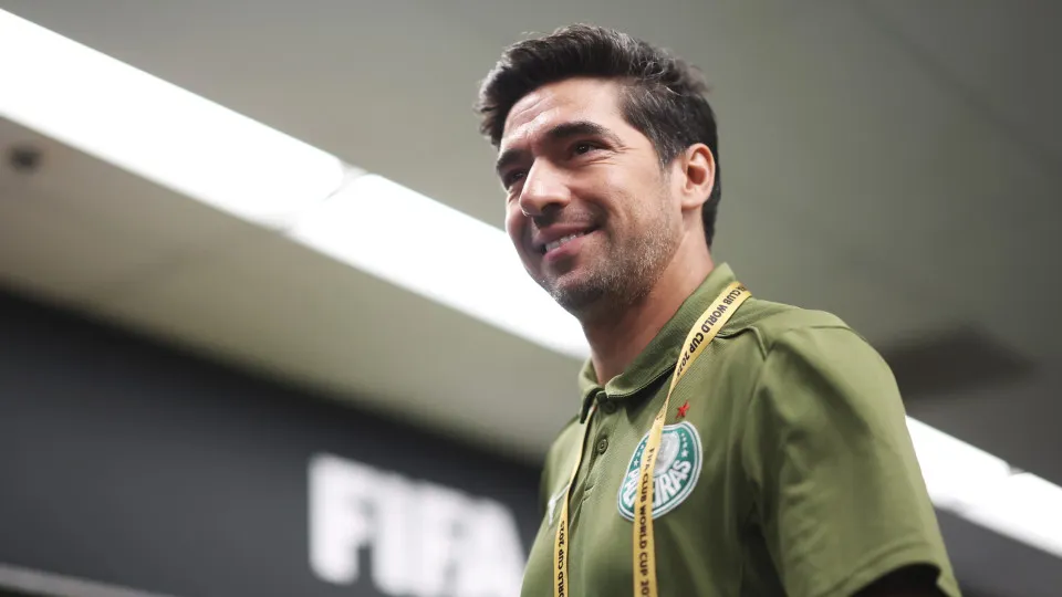 Abel retorna ao Palmeiras após folga estendida; Veiga avança em recuperação