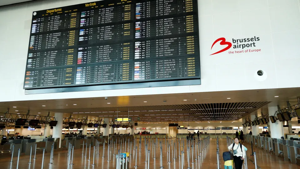 Ataque? Voos de domingo também serão afetados, diz Aeroporto de Bruxelas