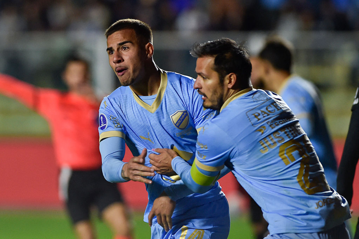 Atlético abre 2 a 0, mas Bolívar arranca o empate mesmo com um a menos na altitude