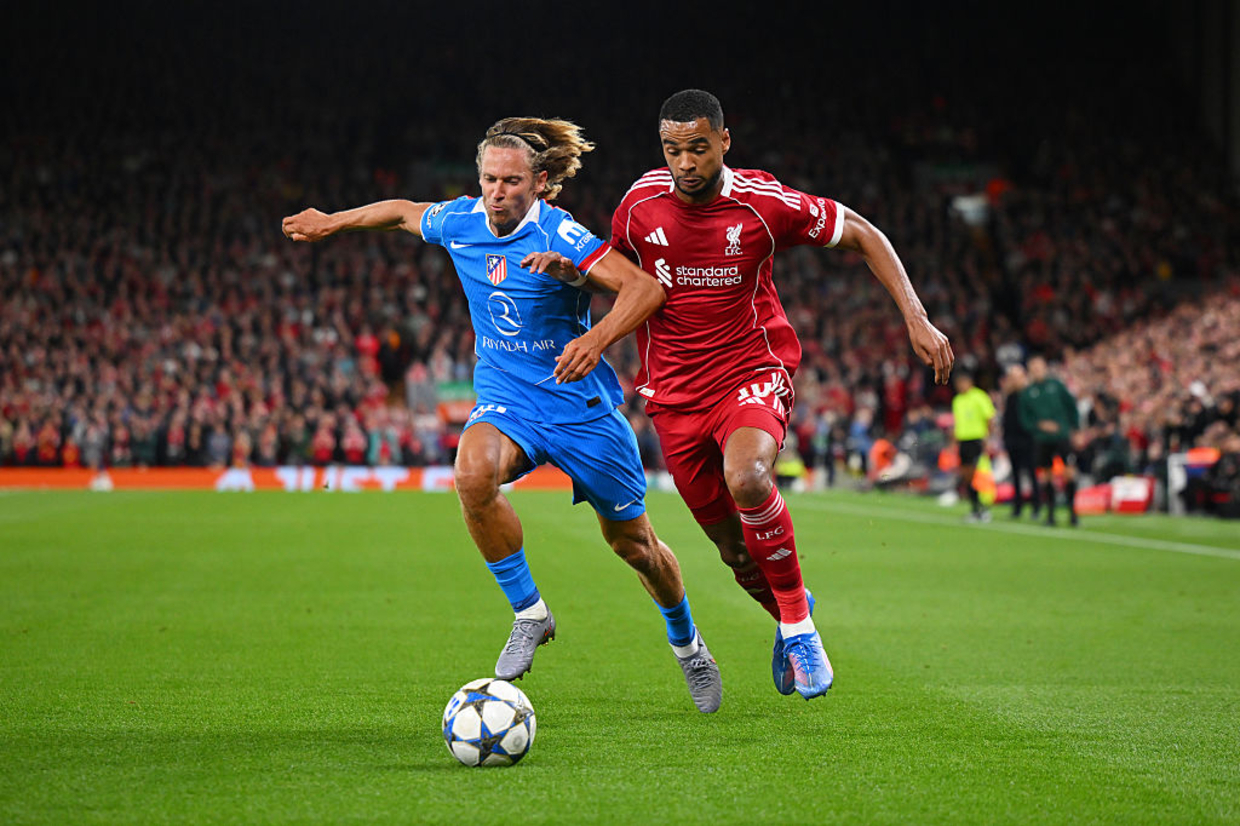 Atlético reage em Anfield, mas van Dijk dá vitória ao Liverpool nos acréscimos