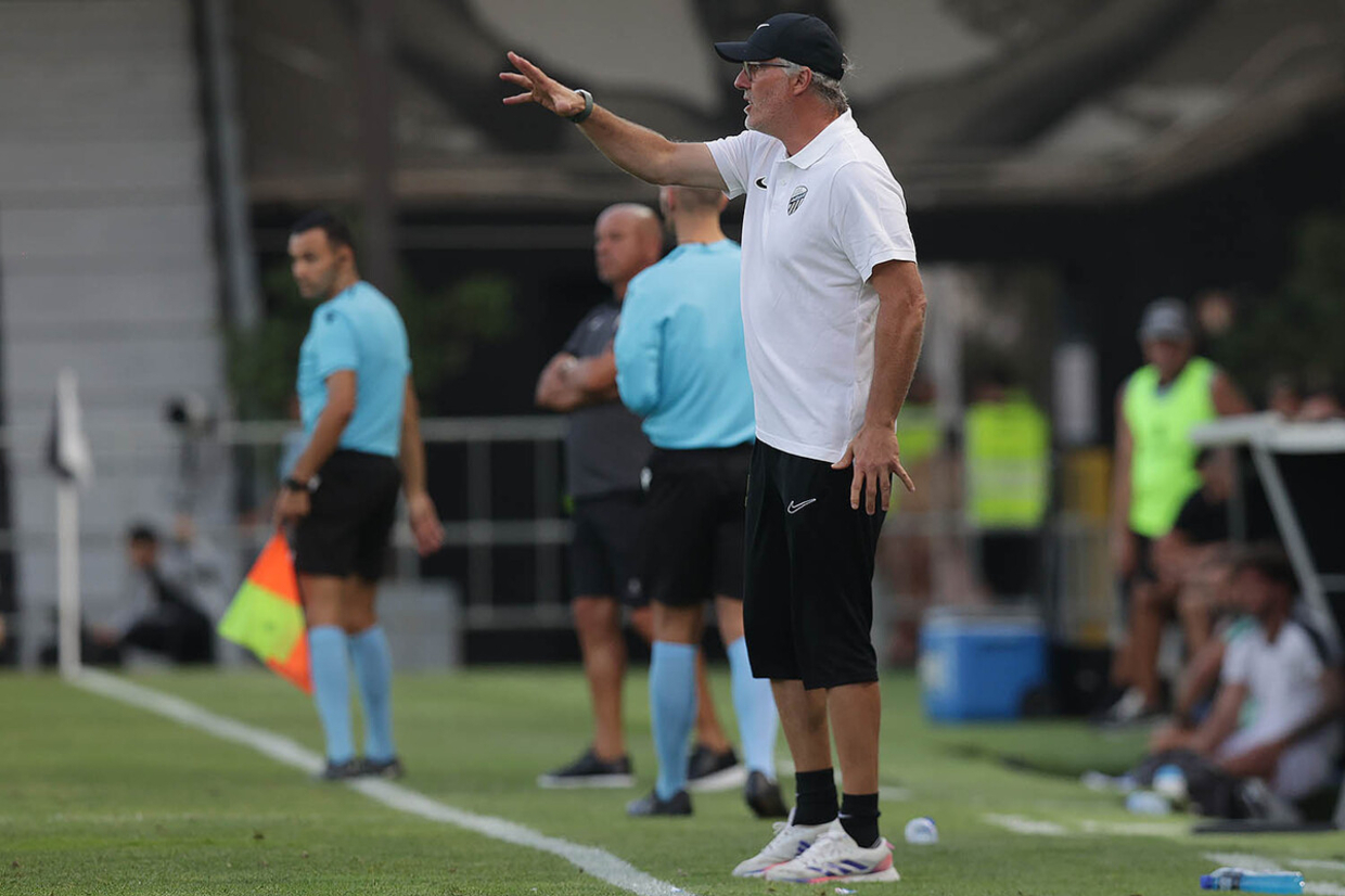 Atual campeão saudita, Laurent Blanc é demitido do Al Ittihad após derrota para o Al Nassr