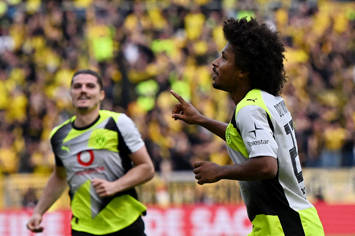 Borussia Dortmund vence o Mainz e segue na caça ao líder Bayern