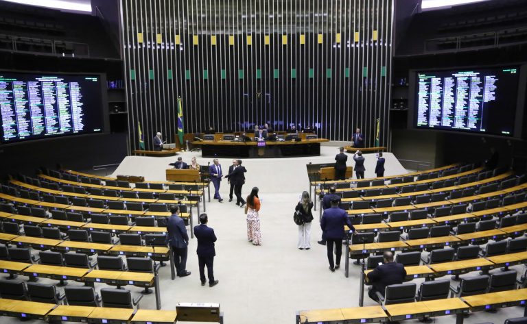 Câmara aprova extinção do cargo efetivo de técnico em serviços paramédicos; votações de hoje são encerradas – Notícias