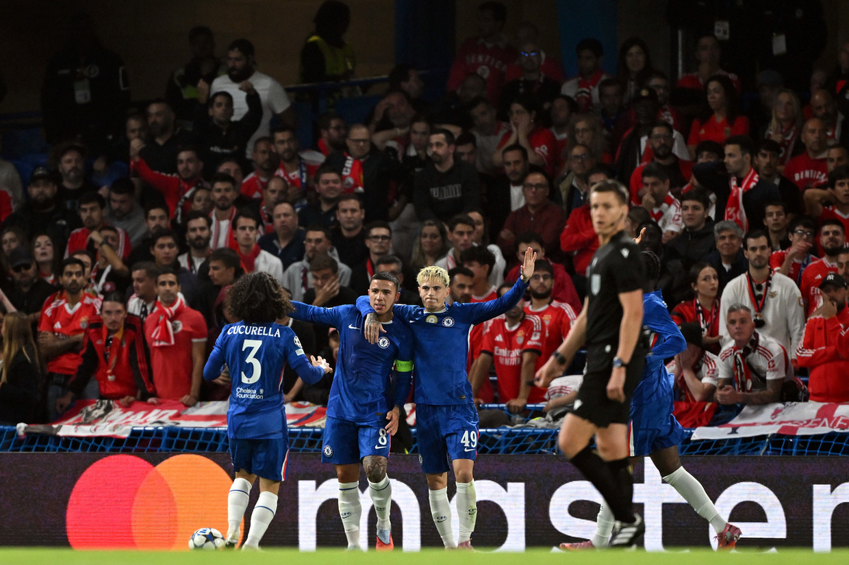 Chelsea conta com gol contra de Richard Ríos para vencer Benfica