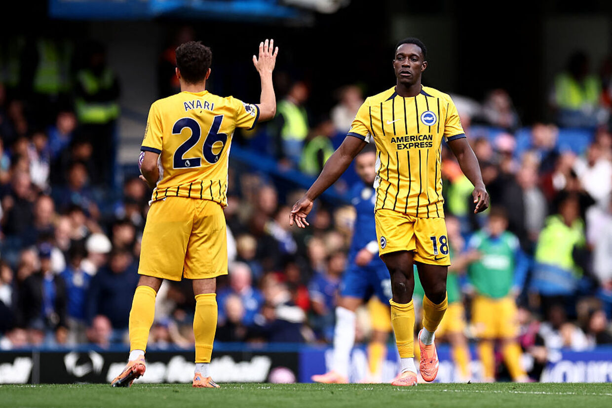 Chelsea volta a sofrer com expulsão e perde de virada para o Brighton
